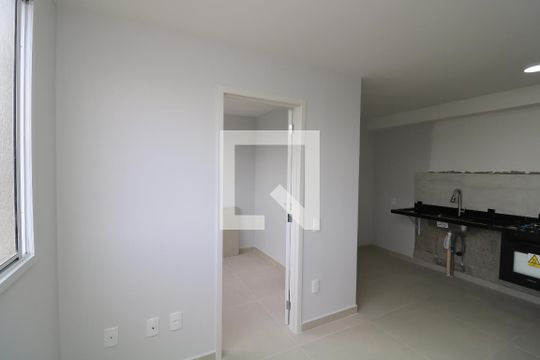 Sala de apartamento para alugar com 2 quartos, 35m² em Jardim Santa Adelia, São Paulo