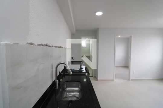 Cozinha de apartamento para alugar com 2 quartos, 35m² em Jardim Santa Adelia, São Paulo