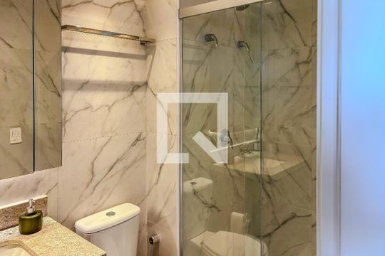 Banheiro Social de kitnet/studio à venda com 1 quarto, 44m² em Petrópolis, Porto Alegre