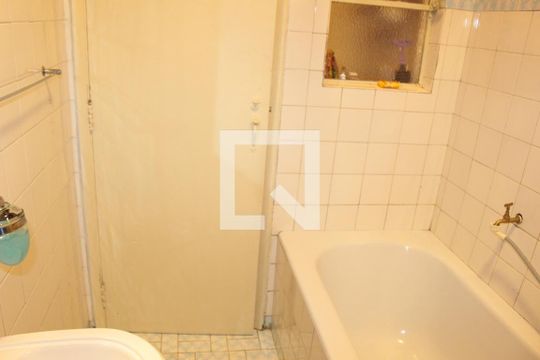 Banheiro de kitnet/studio para alugar com 1 quarto, 41m² em Centro Histórico de São Paulo, São Paulo