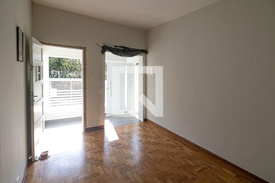 Sala de casa para alugar com 3 quartos, 135m² em Jardim da Saúde, São Paulo