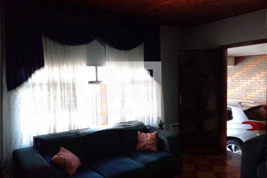 Casa à venda com 3 quartos, 184m² em Vila Tolstoi, São Paulo