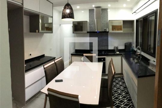 Casa à venda com 4 quartos, 180m² em Vila Junqueira, Santo André