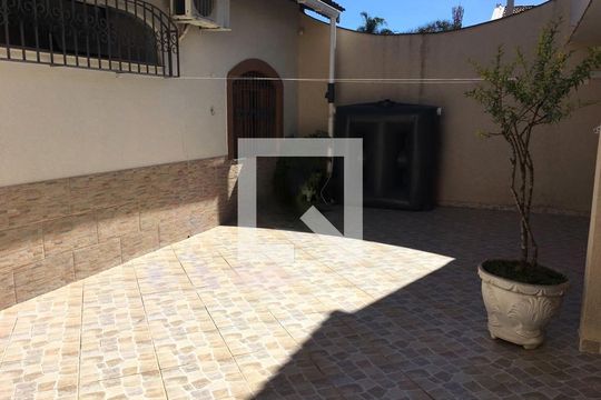 Casa de Condomínio à venda com 3 quartos, 261m² em Santa Maria, São Caetano do Sul