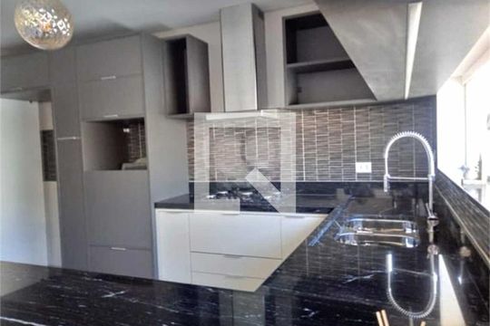 Casa à venda com 3 quartos, 270m² em Jardim São Paulo, São Paulo