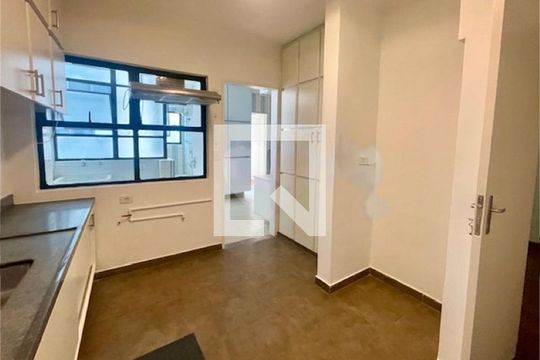 Apartamento à venda com 3 quartos, 211m² em Itaim Bibi, São Paulo