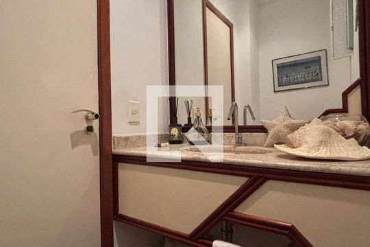 Lavabo de apartamento à venda com 4 quartos, 234m² em Copacabana, Rio de Janeiro