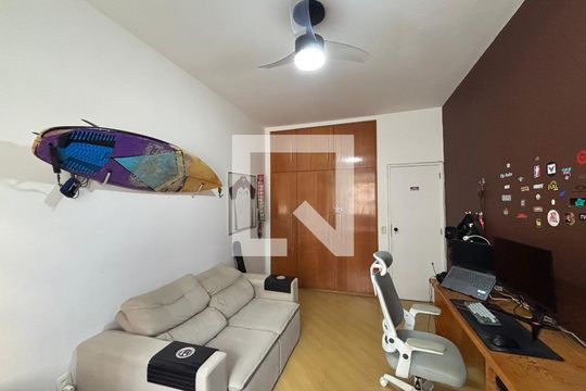 Quarto 1 de apartamento à venda com 4 quartos, 234m² em Copacabana, Rio de Janeiro