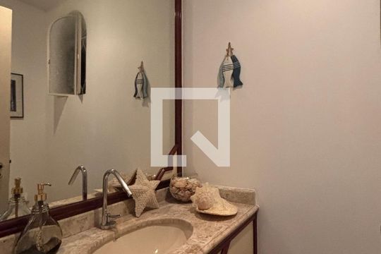 Lavabo de apartamento à venda com 4 quartos, 234m² em Copacabana, Rio de Janeiro