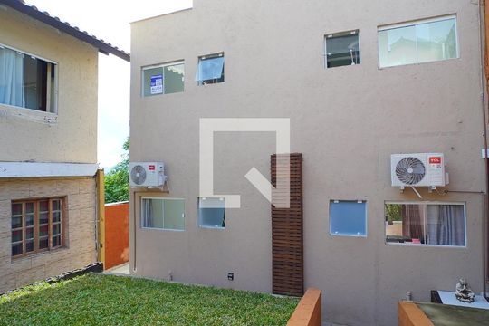 Área comum de kitnet/studio para alugar com 1 quarto, 30m² em Barra da Lagoa, Florianópolis