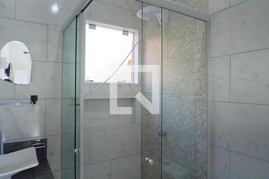 Banheiro de kitnet/studio para alugar com 1 quarto, 30m² em Barra da Lagoa, Florianópolis