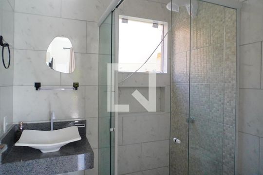 Banheiro de kitnet/studio para alugar com 1 quarto, 30m² em Barra da Lagoa, Florianópolis