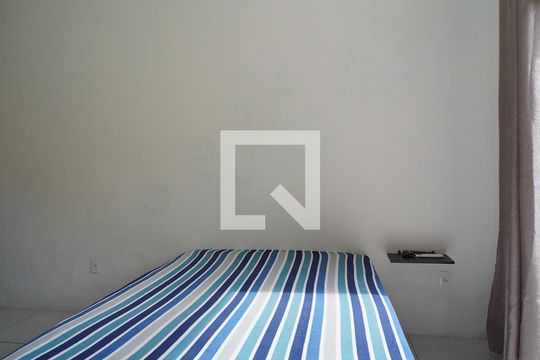 Sala/Quarto de kitnet/studio para alugar com 1 quarto, 30m² em Barra da Lagoa, Florianópolis