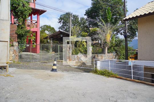 Área comum de kitnet/studio para alugar com 1 quarto, 30m² em Barra da Lagoa, Florianópolis