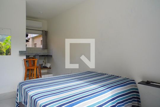Kitnet/Studio para alugar com 1 quarto, 30m² em Barra da Lagoa, Florianópolis