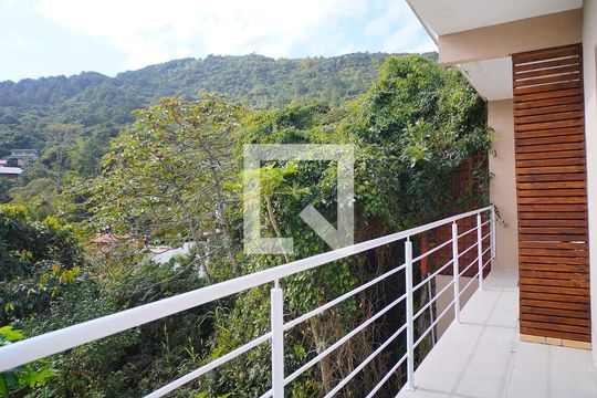 Área comum de kitnet/studio para alugar com 1 quarto, 30m² em Barra da Lagoa, Florianópolis