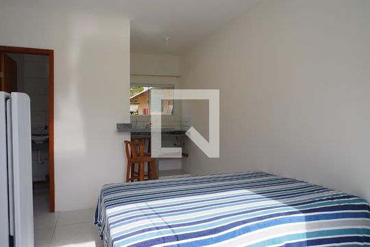 Kitnet/Studio para alugar com 1 quarto, 30m² em Barra da Lagoa, Florianópolis