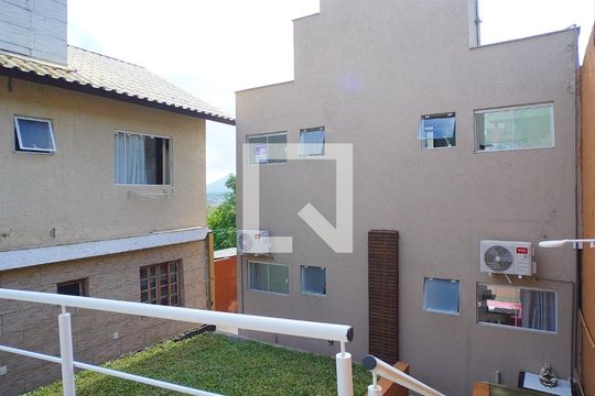 Fachada de kitnet/studio para alugar com 1 quarto, 30m² em Barra da Lagoa, Florianópolis