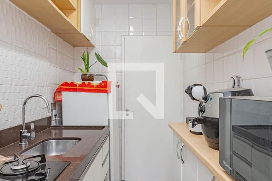 Cozinha e Área de Serviço de apartamento para alugar com 2 quartos, 50m² em Sacoma, São Paulo