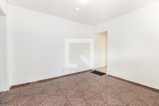 Sala de casa para alugar com 2 quartos, 150m² em Itaquera, São Paulo