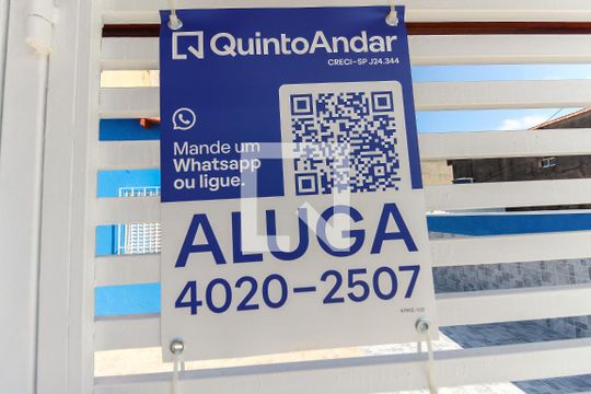Placa de casa para alugar com 2 quartos, 150m² em Itaquera, São Paulo