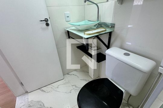 Banheiro de apartamento à venda com 2 quartos, 47m² em Vargem Grande, Rio de Janeiro