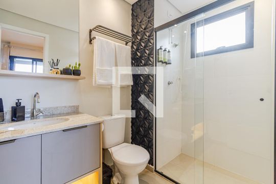 Banheiro Social de kitnet/studio à venda com 1 quarto, 25m² em Vila Madalena, São Paulo