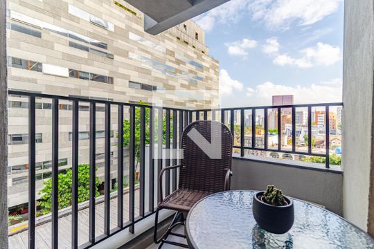 Varanda de kitnet/studio à venda com 1 quarto, 25m² em Vila Madalena, São Paulo