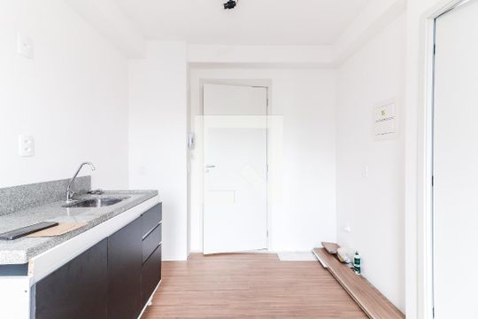 Cozinha de apartamento para alugar com 1 quarto, 24m² em Butantã, São Paulo