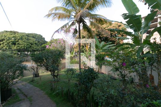 Área Externa de casa à venda com 4 quartos, 340m² em Pampulha, Belo Horizonte