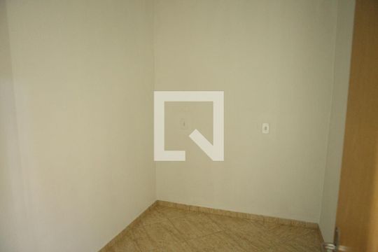 Quarto 2 de apartamento para alugar com 2 quartos, 48m² em Olaria, Belo Horizonte