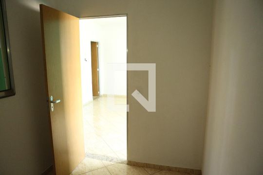 Quarto 2 de apartamento para alugar com 2 quartos, 48m² em Olaria, Belo Horizonte