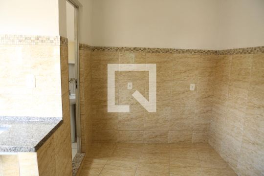 Cozinha de apartamento para alugar com 2 quartos, 48m² em Olaria, Belo Horizonte