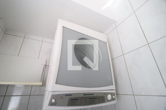 Área de Serviço de apartamento para alugar com 2 quartos, 81m² em Santa Mônica, Uberlândia