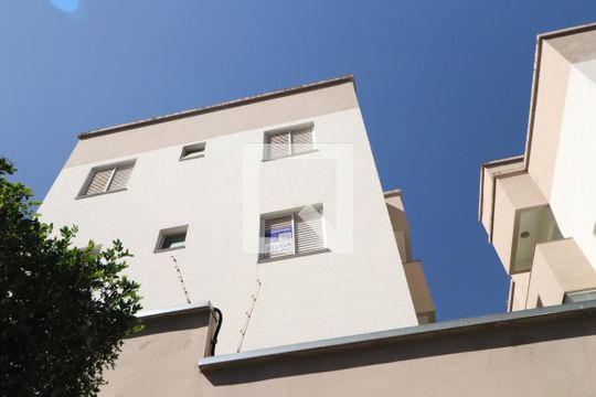 Plaquinha de apartamento para alugar com 2 quartos, 81m² em Santa Mônica, Uberlândia