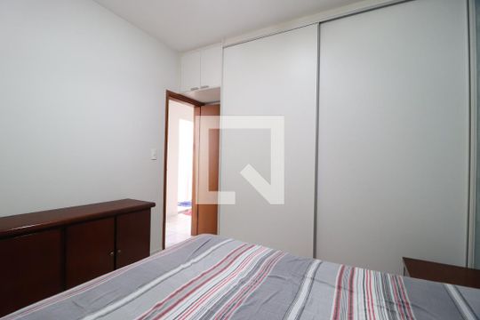 Quarto 1 de apartamento para alugar com 2 quartos, 81m² em Santa Mônica, Uberlândia