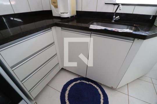 Cozinha de apartamento para alugar com 2 quartos, 81m² em Santa Mônica, Uberlândia