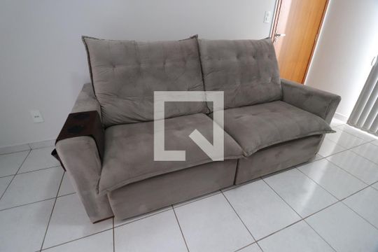Sala de apartamento para alugar com 2 quartos, 81m² em Santa Mônica, Uberlândia
