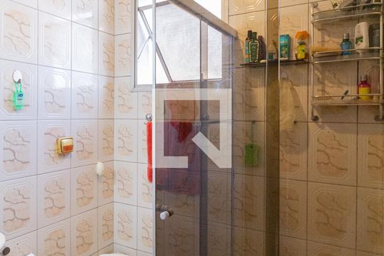 Banheiro de apartamento para alugar com 3 quartos, 85m² em Vila Osasco, Osasco
