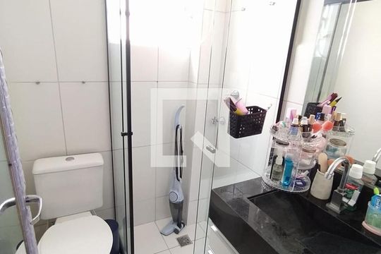 Banheiro de apartamento à venda com 2 quartos, 52m² em Jardim Nova Europa, Campinas