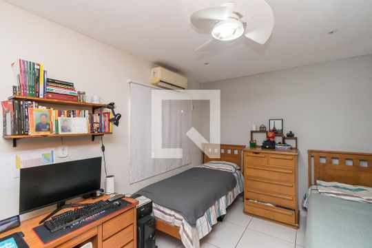 Suíte 1 de casa à venda com 2 quartos, 320m² em Vila Kosmos, Rio de Janeiro