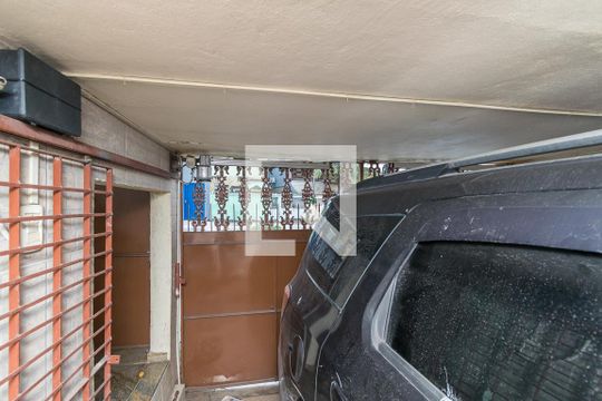 Garagem de casa à venda com 2 quartos, 320m² em Vila Kosmos, Rio de Janeiro