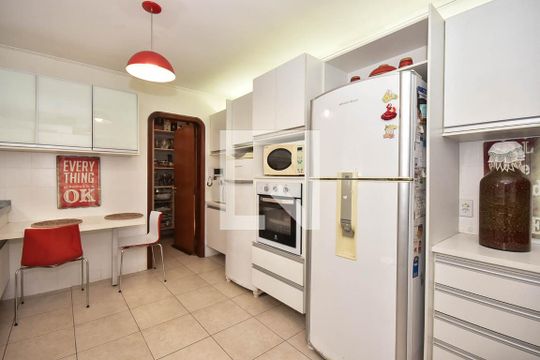 Cozinha de casa à venda com 5 quartos, 518m² em Jardim Guedala, São Paulo