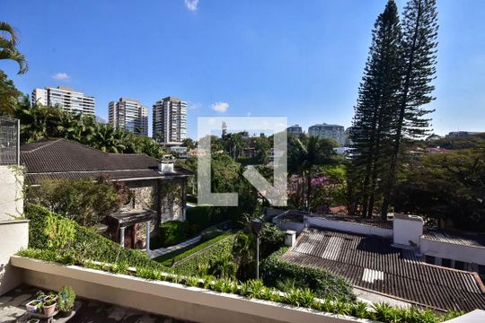 Vista de casa à venda com 5 quartos, 518m² em Jardim Guedala, São Paulo