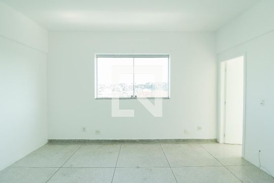 Sala de casa para alugar com 1 quarto, 50m² em Parque Peruche, São Paulo