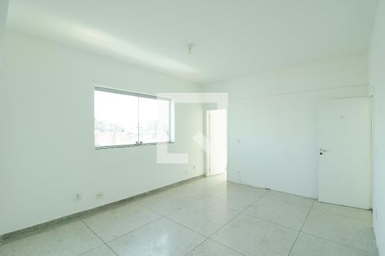 Sala de casa para alugar com 1 quarto, 50m² em Parque Peruche, São Paulo