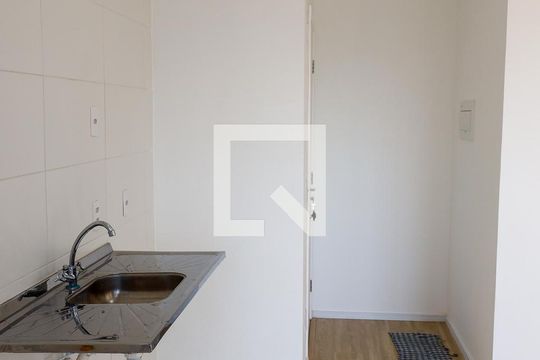Cozinha de apartamento para alugar com 2 quartos, 46m² em Quitaúna, Osasco