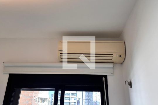 Quarto de apartamento à venda com 1 quarto, 38m² em Vila Nova Conceição, São Paulo