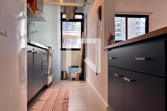 Cozinha de apartamento à venda com 1 quarto, 38m² em Vila Nova Conceição, São Paulo
