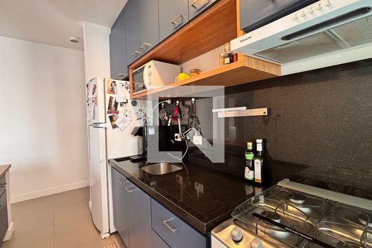 Cozinha de apartamento à venda com 1 quarto, 38m² em Vila Nova Conceição, São Paulo